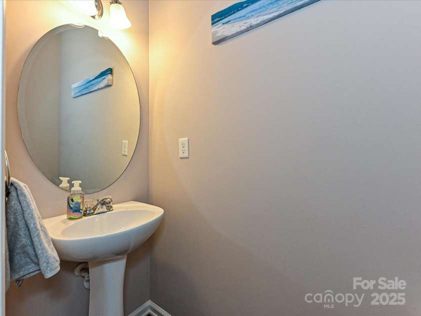 14121 Winford Lane, Charlotte, NC 28262.  MLS# CAR4195497, YatesRealty ID 8428. Half Bath