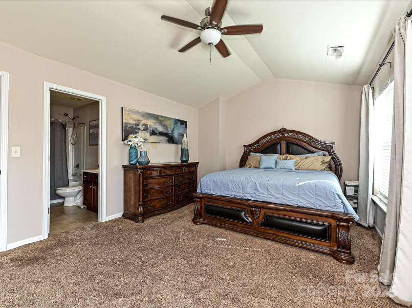 14121 Winford Lane, Charlotte, NC 28262.  MLS# CAR4195497, YatesRealty ID 8428. Primary Bedroom