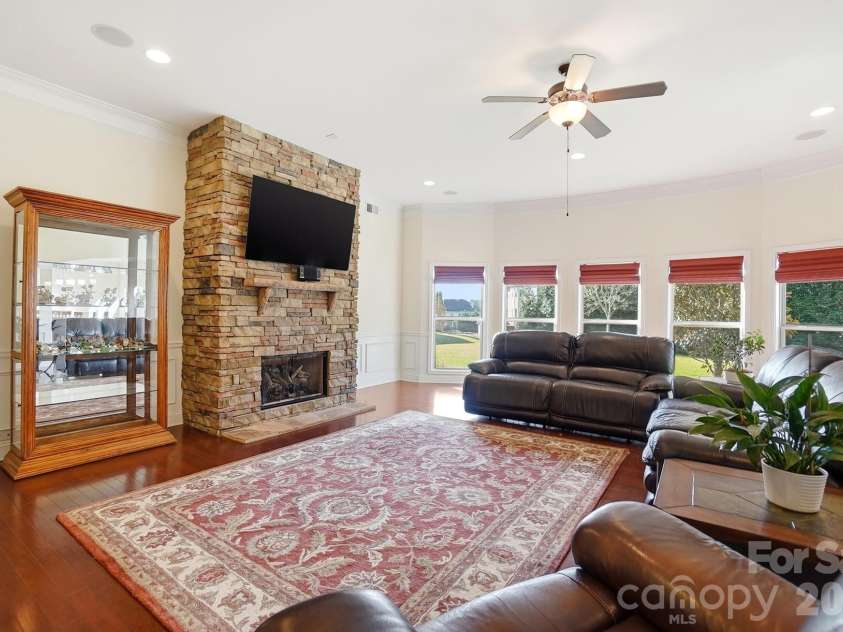 5509 Holly Hills Drive, Waxhaw, NC 28173.  MLS# CAR4360437, YatesRealty ID 8429. 