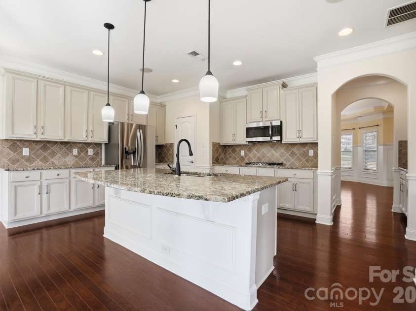 5509 Holly Hills Drive, Waxhaw, NC 28173.  MLS# CAR4360437, YatesRealty ID 8429. 