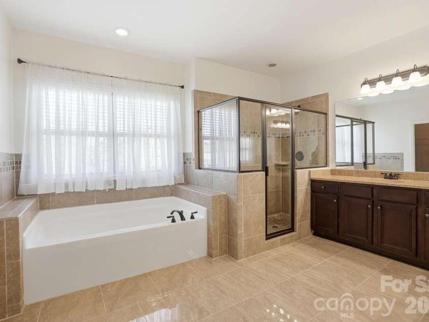 5509 Holly Hills Drive, Waxhaw, NC 28173.  MLS# CAR4360437, YatesRealty ID 8429. 