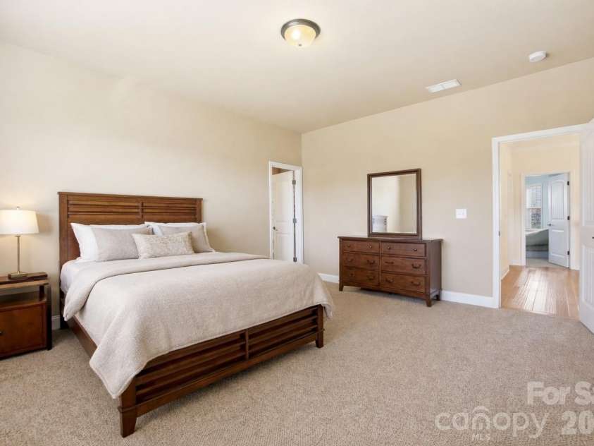 5509 Holly Hills Drive, Waxhaw, NC 28173.  MLS# CAR4360437, YatesRealty ID 8429. 