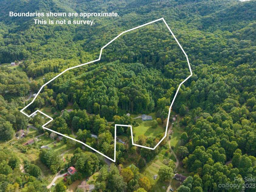 160 Snake Den Drive, Burnsville, NC 28714.  MLS# CAR4062924, YatesRealty ID 843. 