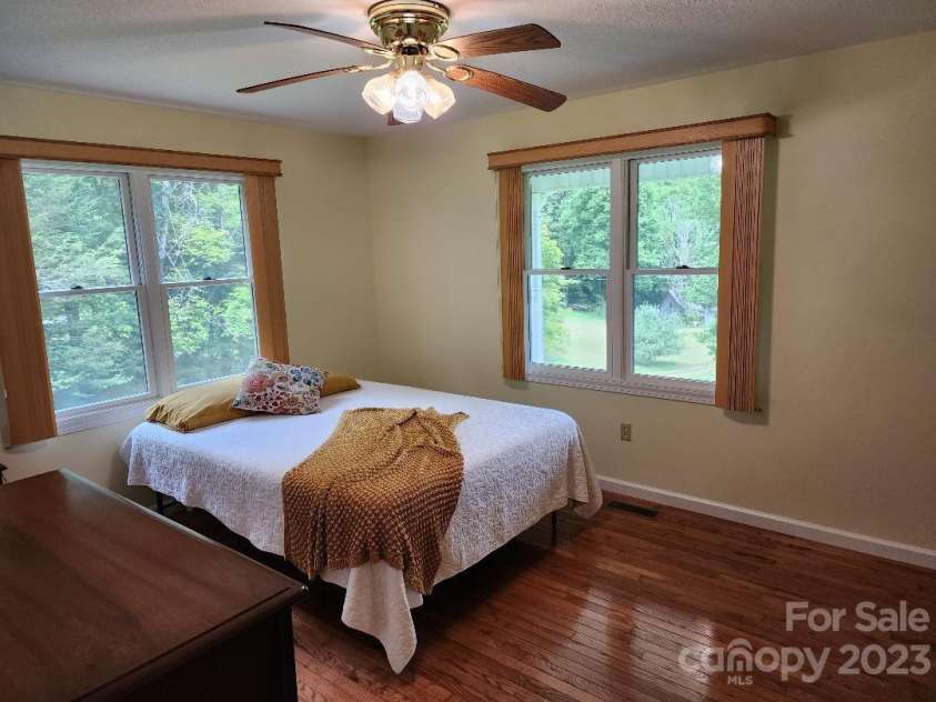 160 Snake Den Drive, Burnsville, NC 28714.  MLS# CAR4062924, YatesRealty ID 843. Front bedroom