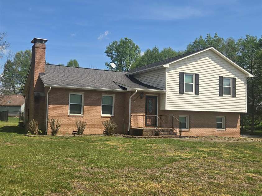 109 Bonnie Lane, Statesville, NC 28625.  MLS# CAR4361693, YatesRealty ID 8430. 