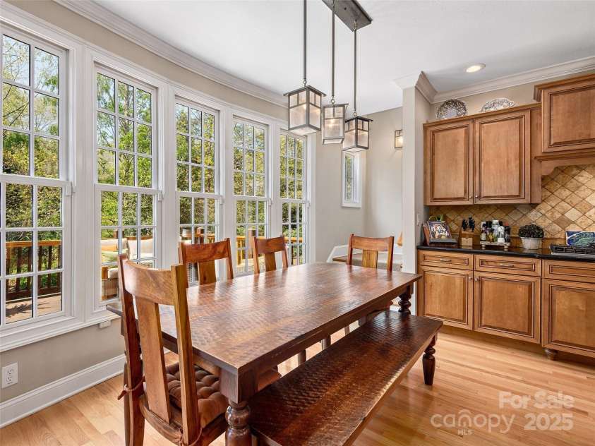 521 Pinchot Drive, Asheville, NC 28803.  MLS# CAR4249419, YatesRealty ID 8430. 