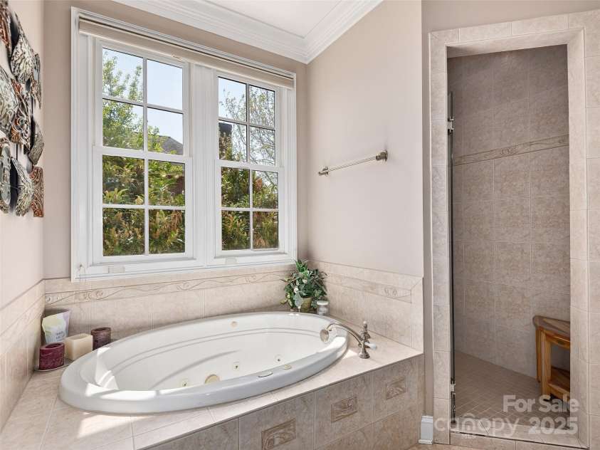 521 Pinchot Drive, Asheville, NC 28803.  MLS# CAR4249419, YatesRealty ID 8430. 