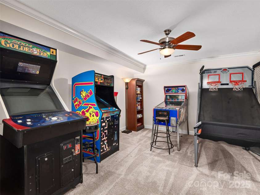 521 Pinchot Drive, Asheville, NC 28803.  MLS# CAR4249419, YatesRealty ID 8430. 