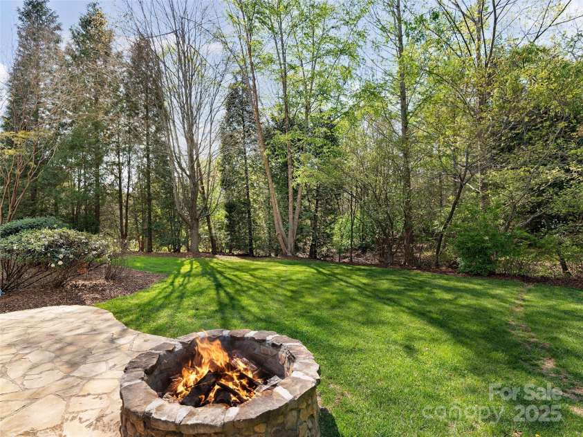 521 Pinchot Drive, Asheville, NC 28803.  MLS# CAR4249419, YatesRealty ID 8430. 