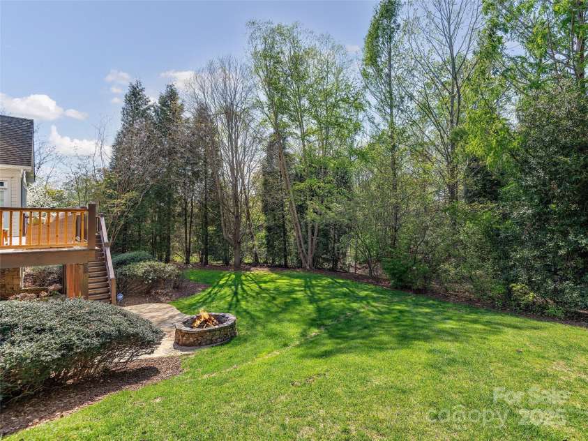 521 Pinchot Drive, Asheville, NC 28803.  MLS# CAR4249419, YatesRealty ID 8430. 