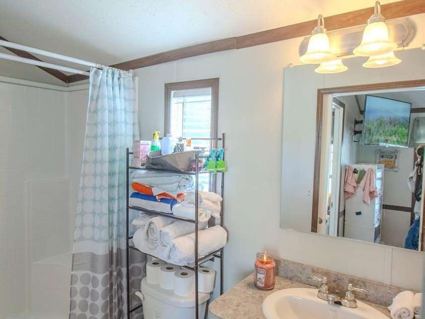 131 Pike Point, Waynesville, NC 28785.  MLS# CAR4224407, YatesRealty ID 8431. Full Bath