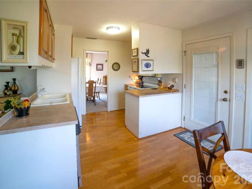 1015 Woodbine Place, Lenoir, NC 28645.  MLS# CAR4355055, YatesRealty ID 8432. 