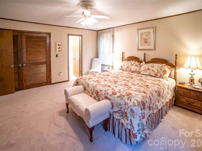 1015 Woodbine Place, Lenoir, NC 28645.  MLS# CAR4355055, YatesRealty ID 8432. 