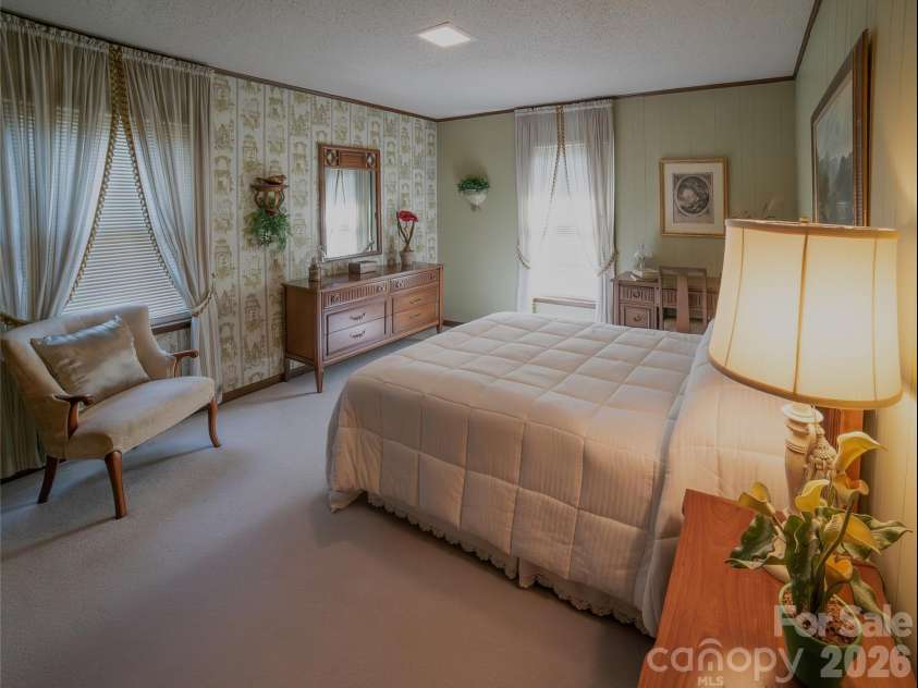 1015 Woodbine Place, Lenoir, NC 28645.  MLS# CAR4355055, YatesRealty ID 8432. 