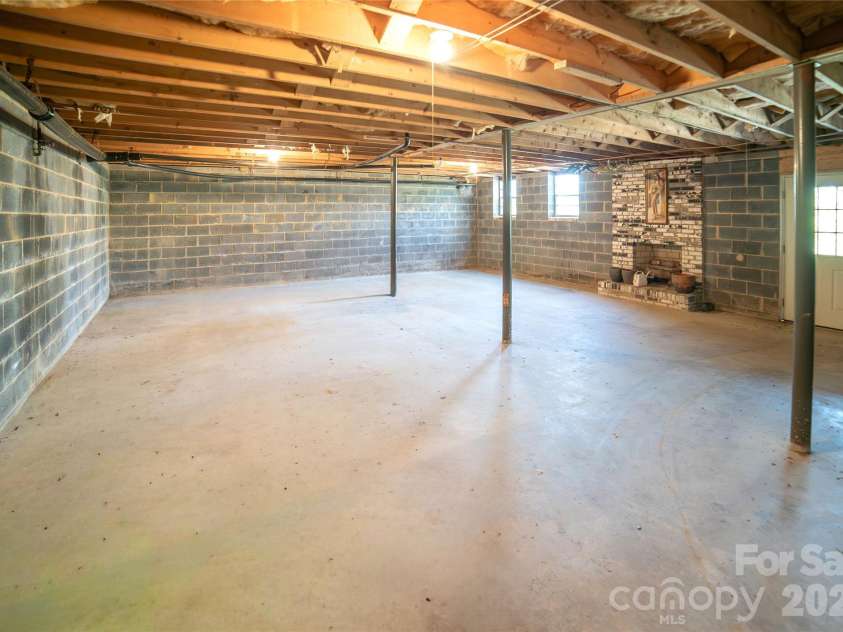1015 Woodbine Place, Lenoir, NC 28645.  MLS# CAR4355055, YatesRealty ID 8432. 