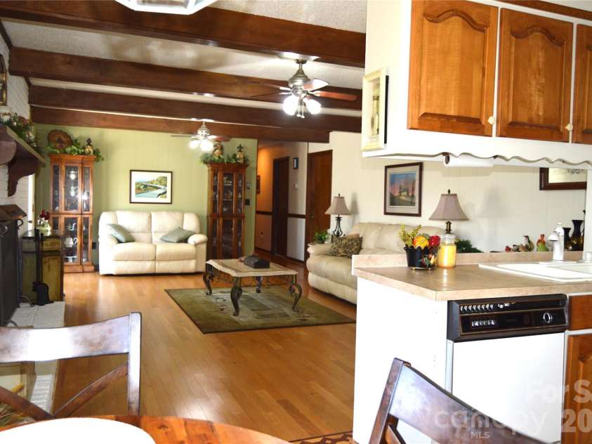 1015 Woodbine Place, Lenoir, NC 28645.  MLS# CAR4355055, YatesRealty ID 8432. 