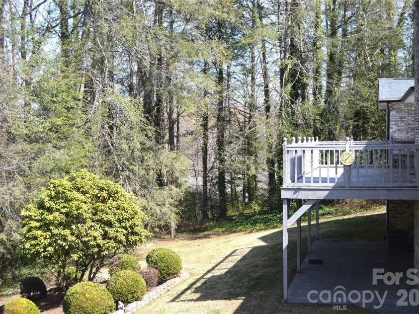 1015 Woodbine Place, Lenoir, NC 28645.  MLS# CAR4355055, YatesRealty ID 8432. 