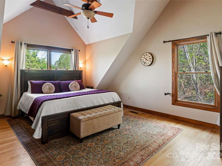 837 Peregrine Drive, Hendersonville, NC 28739.  MLS# CAR4250504, YatesRealty ID 8432. 