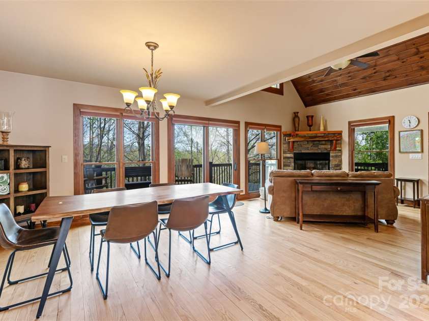 837 Peregrine Drive, Hendersonville, NC 28739.  MLS# CAR4250504, YatesRealty ID 8432. Dining area