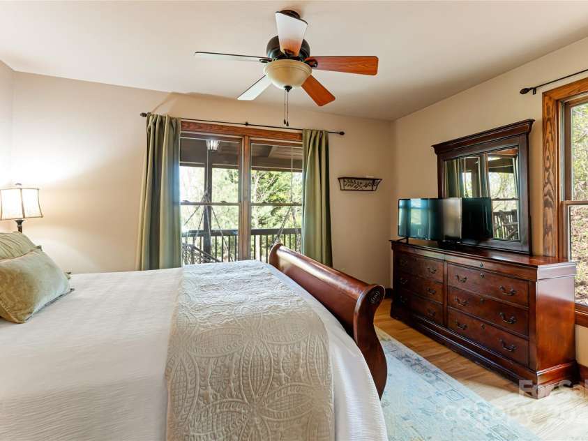 837 Peregrine Drive, Hendersonville, NC 28739.  MLS# CAR4250504, YatesRealty ID 8432. Main level bedroom