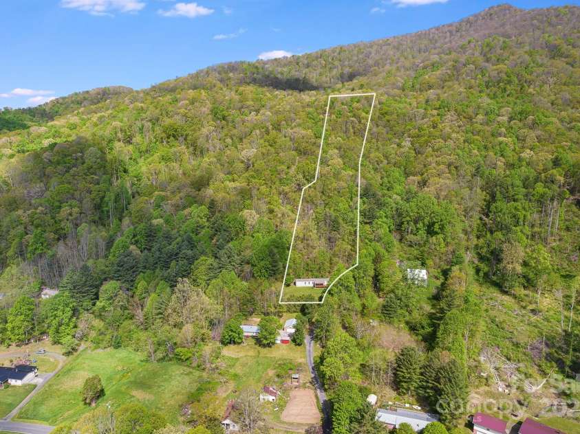 4825 Cane Creek Road, Bakersville, NC 28705.  MLS# CAR4248421, YatesRealty ID 8433. 