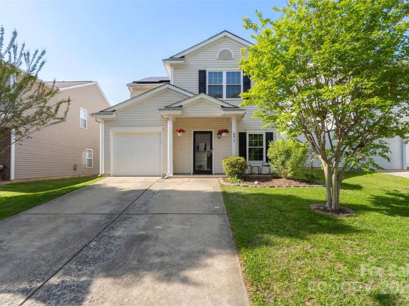 8917 Chalkstone Road, Charlotte, NC 28216.  MLS# CAR4247213, YatesRealty ID 8434. 