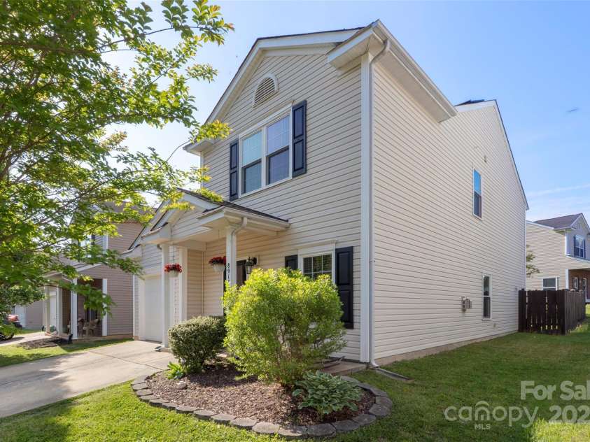 8917 Chalkstone Road, Charlotte, NC 28216.  MLS# CAR4247213, YatesRealty ID 8434. 