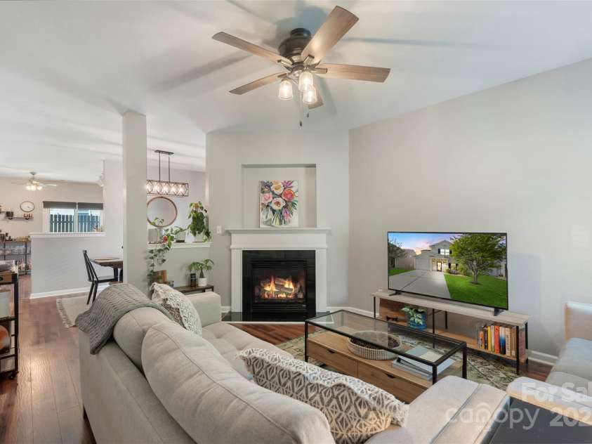 8917 Chalkstone Road, Charlotte, NC 28216.  MLS# CAR4247213, YatesRealty ID 8434. 