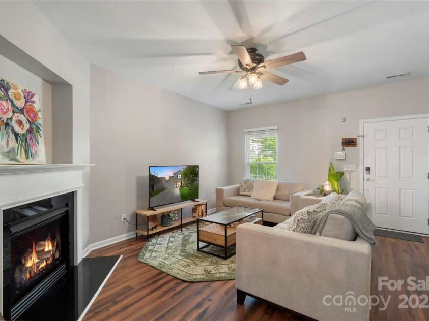 8917 Chalkstone Road, Charlotte, NC 28216.  MLS# CAR4247213, YatesRealty ID 8434. 