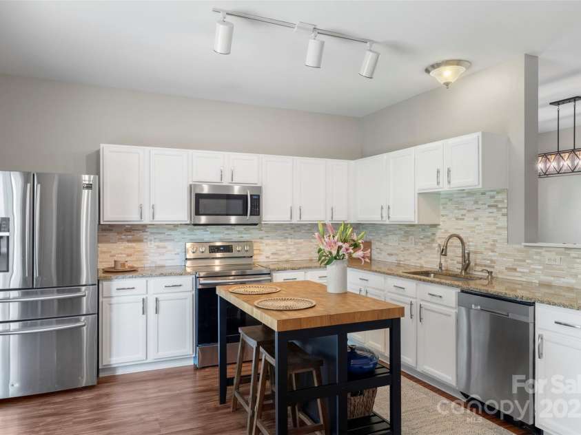 8917 Chalkstone Road, Charlotte, NC 28216.  MLS# CAR4247213, YatesRealty ID 8434. 
