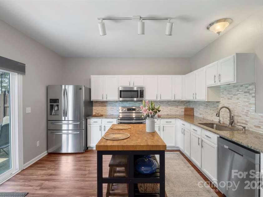 8917 Chalkstone Road, Charlotte, NC 28216.  MLS# CAR4247213, YatesRealty ID 8434. 