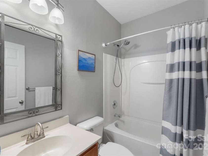 8917 Chalkstone Road, Charlotte, NC 28216.  MLS# CAR4247213, YatesRealty ID 8434. 