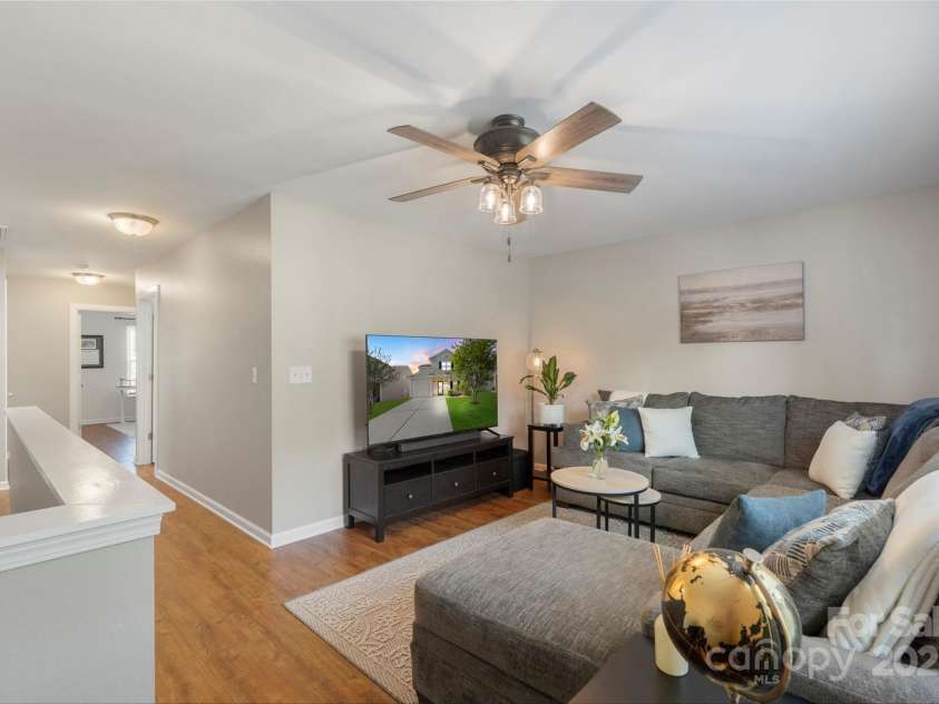 8917 Chalkstone Road, Charlotte, NC 28216.  MLS# CAR4247213, YatesRealty ID 8434. 