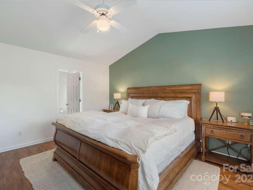 8917 Chalkstone Road, Charlotte, NC 28216.  MLS# CAR4247213, YatesRealty ID 8434. 