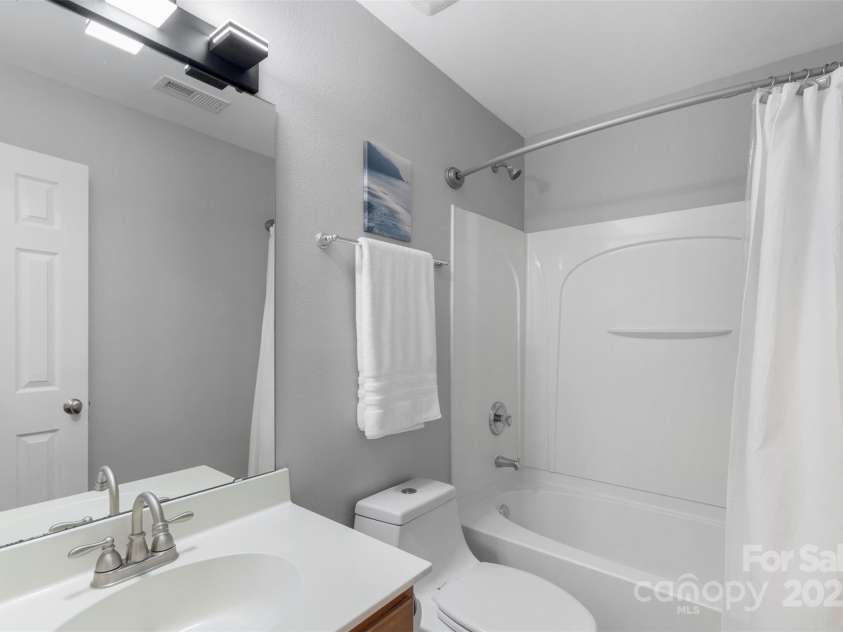 8917 Chalkstone Road, Charlotte, NC 28216.  MLS# CAR4247213, YatesRealty ID 8434. 