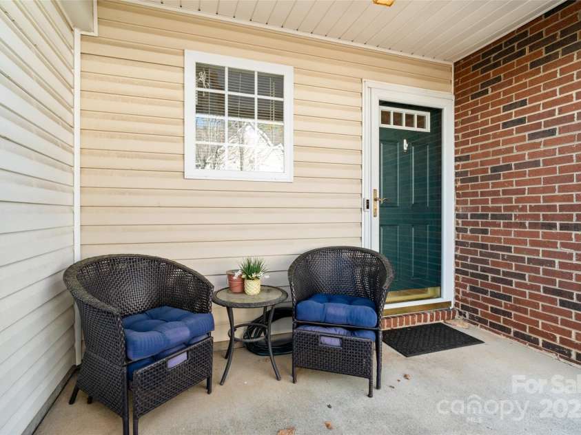 10920 Walking Path Lane, Charlotte, NC 28213.  MLS# CAR4242017, YatesRealty ID 8435. 