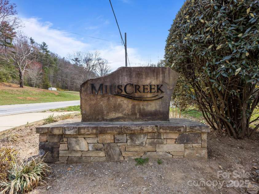 107 Alpine Ridge Drive, Asheville, NC 28803.  MLS# CAR4241586, YatesRealty ID 8436. 