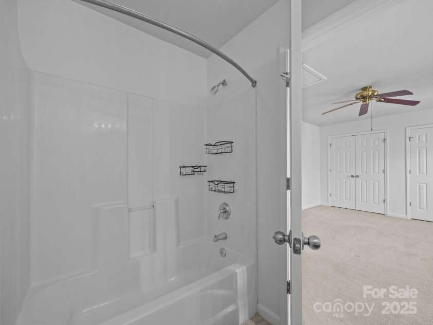 107 Alpine Ridge Drive, Asheville, NC 28803.  MLS# CAR4241586, YatesRealty ID 8436. En-suite Bathroom