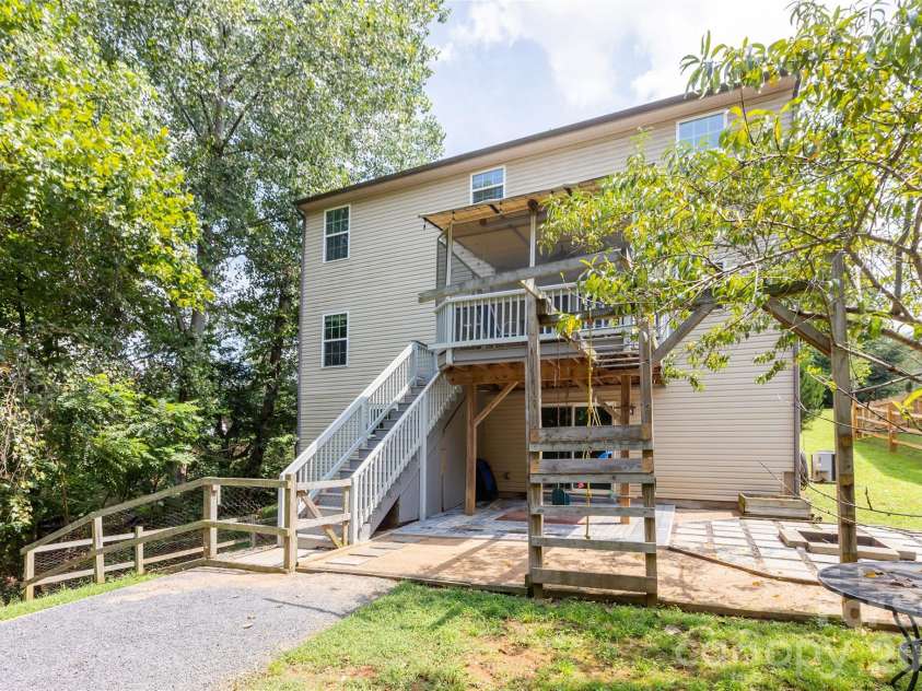 7532 Berkeley Road, Denver, NC 28037.  MLS# CAR4417188, YatesRealty ID 8436. 