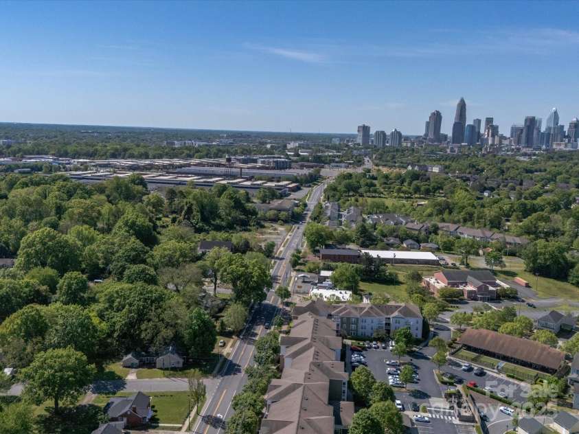 1142 Mona Drive, Charlotte, NC 28206.  MLS# CAR4247504, YatesRealty ID 8437. 