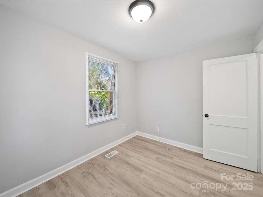 1142 Mona Drive, Charlotte, NC 28206.  MLS# CAR4247504, YatesRealty ID 8437. Bedroom 3