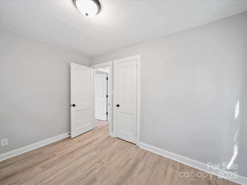 1142 Mona Drive, Charlotte, NC 28206.  MLS# CAR4247504, YatesRealty ID 8437. Bedroom 3