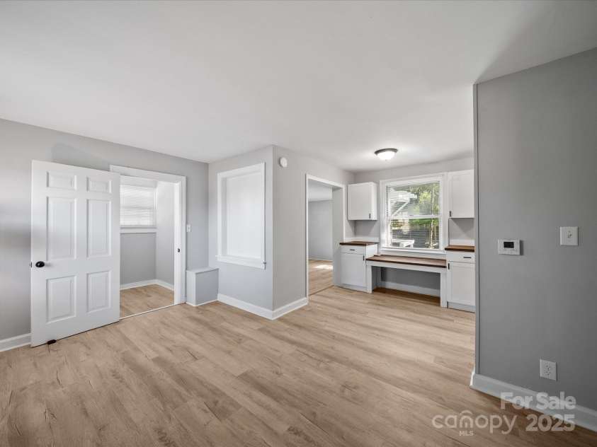 1142 Mona Drive, Charlotte, NC 28206.  MLS# CAR4247504, YatesRealty ID 8437. Dining Room