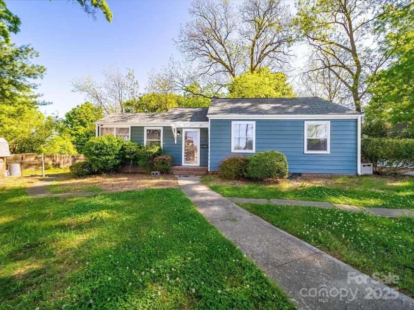 1142 Mona Drive, Charlotte, NC 28206.  MLS# CAR4247504, YatesRealty ID 8437. Front of House