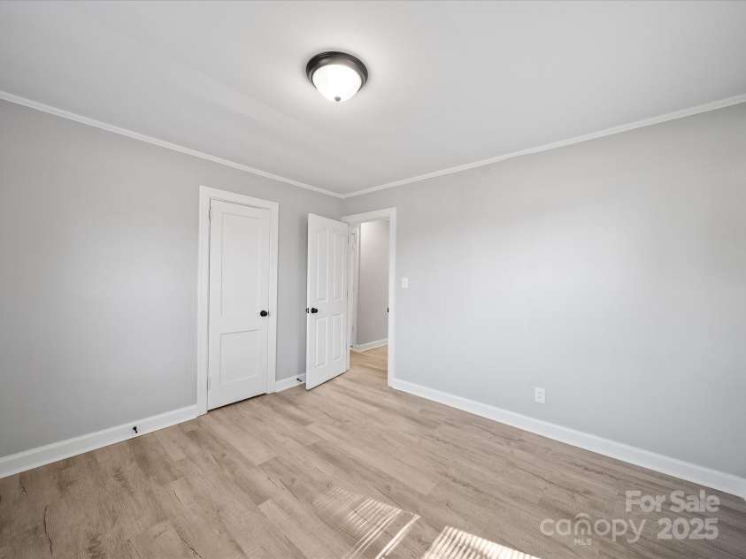 1142 Mona Drive, Charlotte, NC 28206.  MLS# CAR4247504, YatesRealty ID 8437. Primary Bedroom