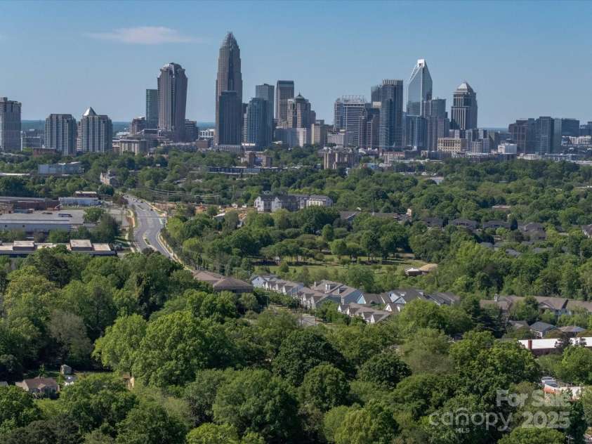 1142 Mona Drive, Charlotte, NC 28206.  MLS# CAR4247504, YatesRealty ID 8437. Uptown View