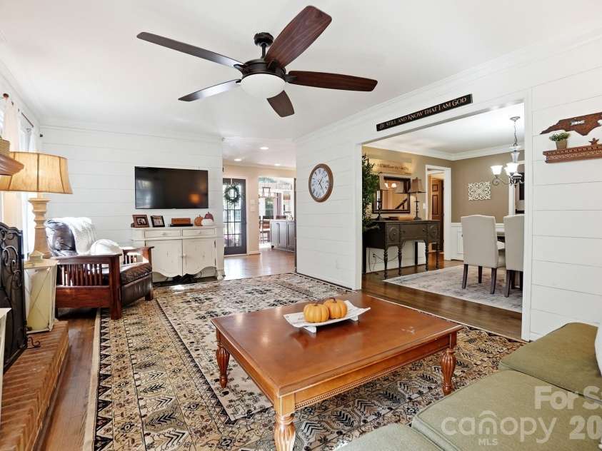 434 Chadmore Drive, Charlotte, NC 28270.  MLS# CAR4364807, YatesRealty ID 8438. 