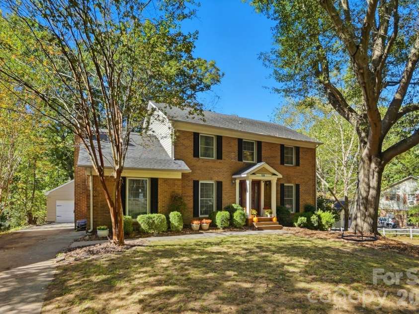 434 Chadmore Drive, Charlotte, NC 28270.  MLS# CAR4364807, YatesRealty ID 8438. 