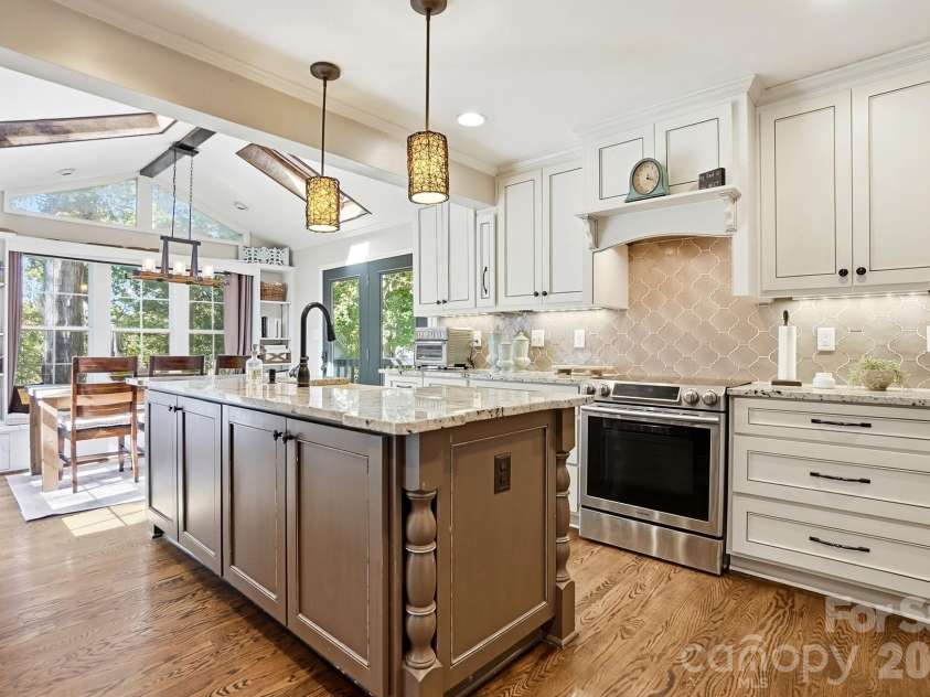 434 Chadmore Drive, Charlotte, NC 28270.  MLS# CAR4364807, YatesRealty ID 8438. 