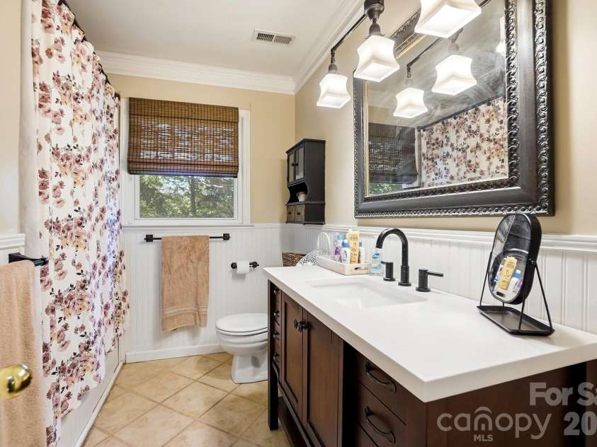434 Chadmore Drive, Charlotte, NC 28270.  MLS# CAR4364807, YatesRealty ID 8438. 